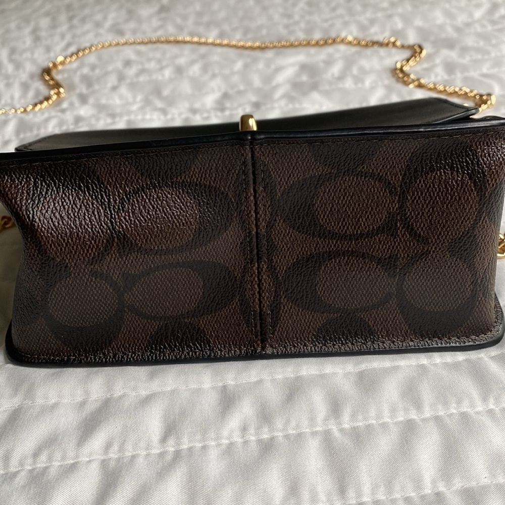 Coach crossbody bag with gold chain - Picture 2 of 7